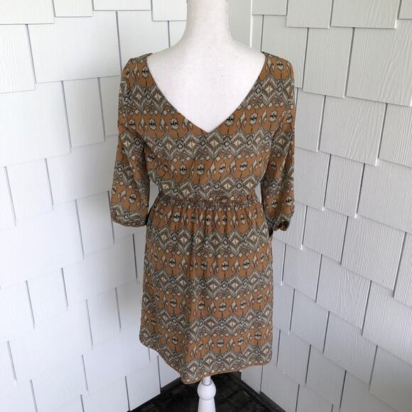Cremieux Women's Tan Multi Cinched Waist Side Pocket Deep V-Back Dress sz XS - Picture 2 of 3